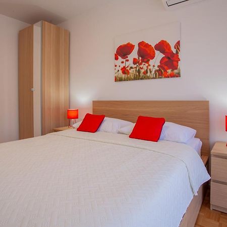 קרס Apartments Eva מראה חיצוני תמונה