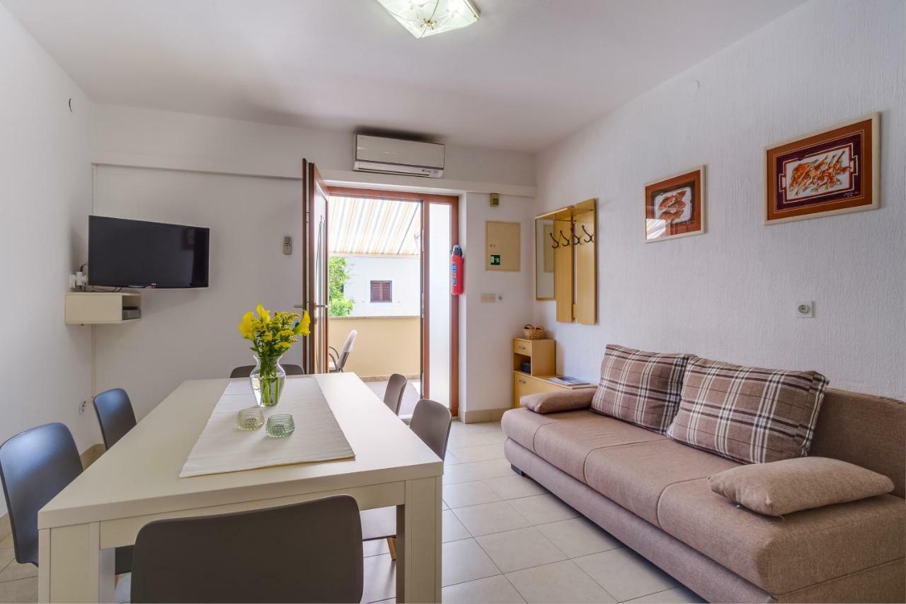 קרס Apartments Eva מראה חיצוני תמונה