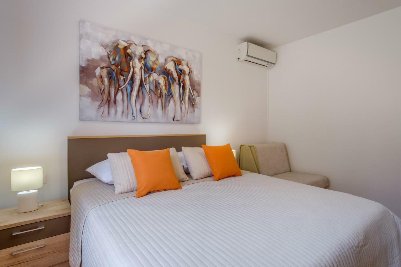 קרס Apartments Eva מראה חיצוני תמונה