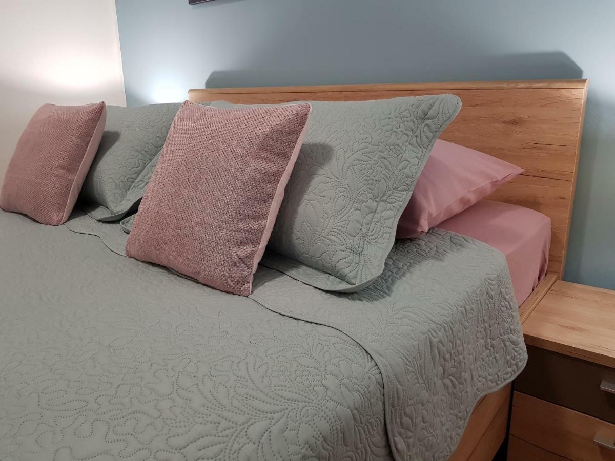 קרס Apartments Eva מראה חיצוני תמונה